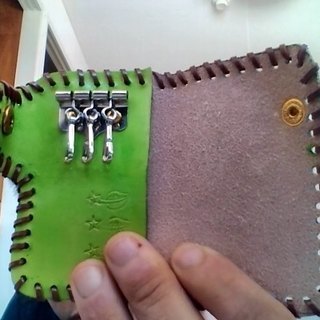 ハンドメイド作品　天然牛革１００％　小銭入れ・名刺入れ・腕輪　他の画像