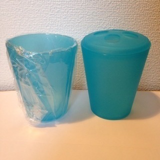歯ブラシ立てとコップ