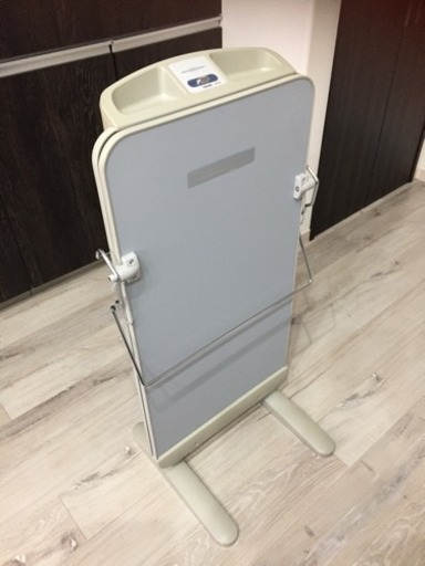 ズボンプレッサー   スタンド型