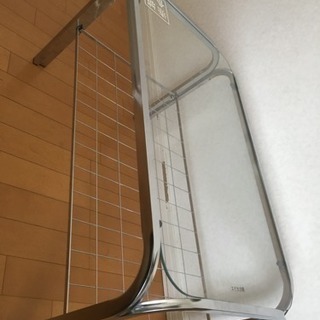 ガラステーブル