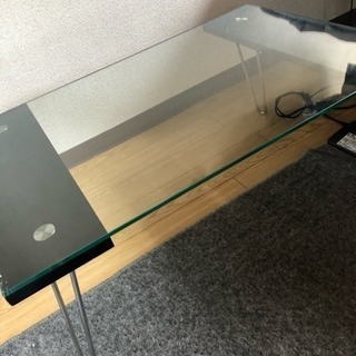 ガラステーブルの画像
