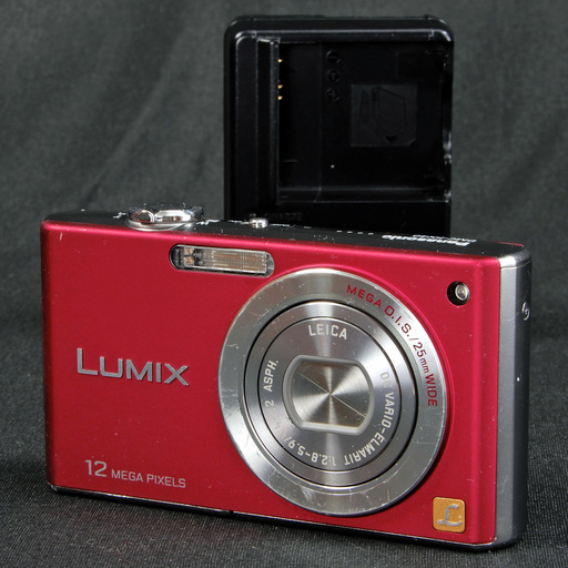 パナソニック デジタルカメラ LUMIX FX40 1210万画素 光学5倍ズーム フレッシュレッド  Used