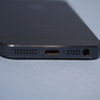 ★　iPhone５(64GB) au用　BLACK★の画像