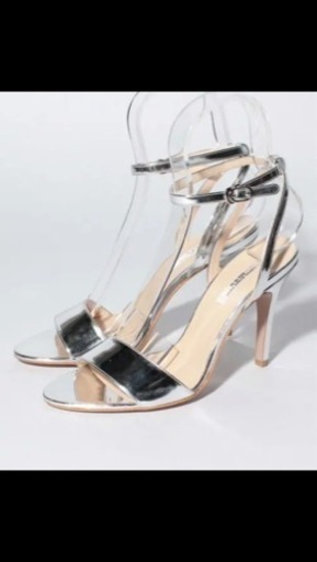 セヴントゥエルヴサーティ シルバーサンダル 新品