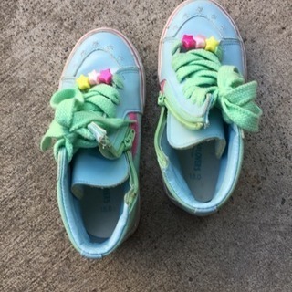 靴 まだまだ履けます。