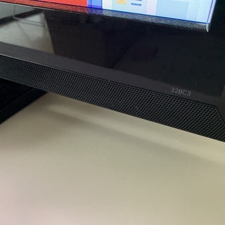 東芝REGZA32型TVの画像