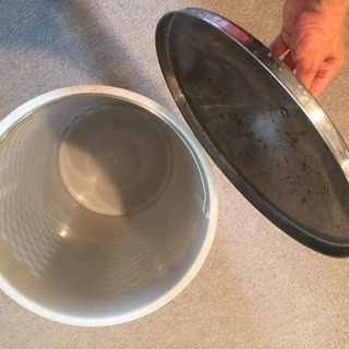 差し上げます！金属製ゴミバケツ 35×60cm