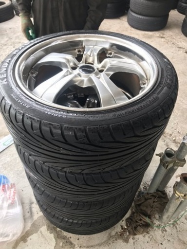 225/45/18 アルミホイール付きノーマルタイヤ、取り付け無料