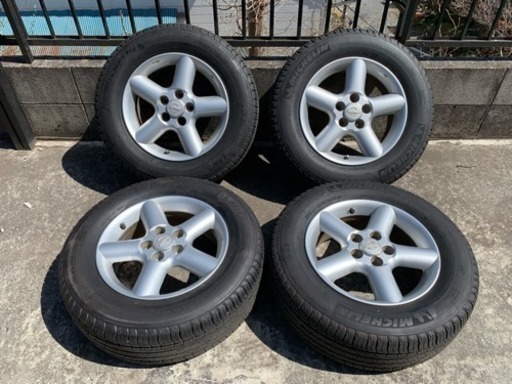 エクストレイル 純正 16インチ タイヤほぼ新品