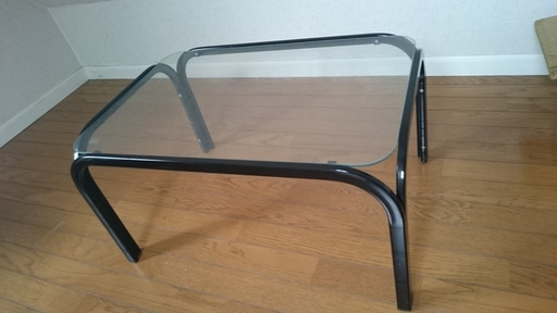ガラステーブル