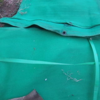 メッシュネット　解体　工事　ペンキ塗装　フェンスがわり　目隠し　足場　ネット　鳥獣害防止　　180センチ×480センチ　の画像