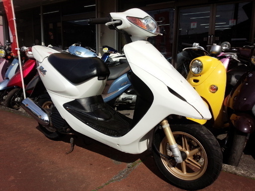 NO.2620　スマートディオＺ４ （ＤＩＯ） ４サイクル　ハネ付き　ディスクブレーキ　キャストホイール　ホワイト☆彡