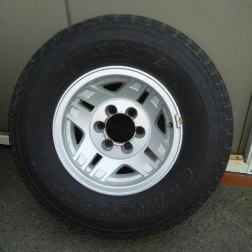 中古  スペアタイヤ  265/70R15   110S   DUNLOP  GRANDTRE  ランクルプラド\n