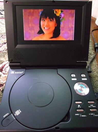ポータブルDVDプレーヤー  TMY　PDVD-DUV1  中古