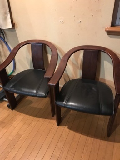 皮の椅子 2脚セット