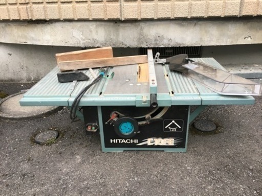 他サイト出品の為今週末まで‼️早い者勝ち 美品 実働品 激安売切り HITACHI/日立工機 255mm テーブル丸のこ 台付き丸鋸 C10FE