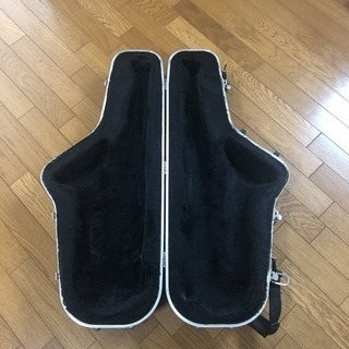 テナーサックスケースの画像