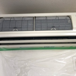 エアコンクリーニング一台9,000円税込にてお受け致します。お掃除機能付きはプラス5,000円です。クレジットカード（VISA、MasterCard、AMEX）、 Pay Pay利用可！ - ハウスクリーニング