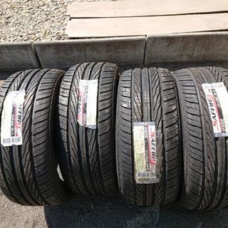 海外製 275/45R20 新品未使用 4本セット！