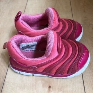 NIKE ダイナモ ピンク 13㎝の画像