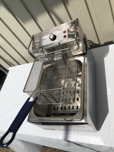 電気100v フライヤー