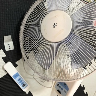 壁掛け扇風機