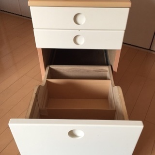 サイドキャビネットの画像