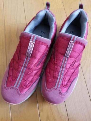 値下げ‼️新品♡スリッポンタイプ*スニーカー*24.5センチ