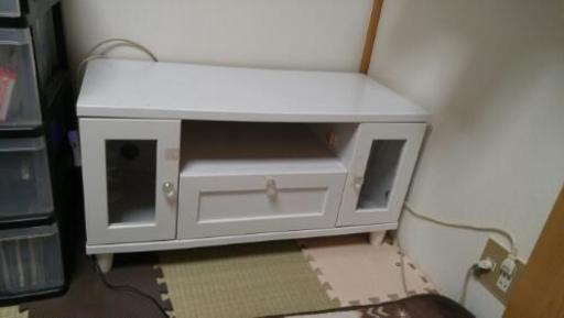 テレビ台　白