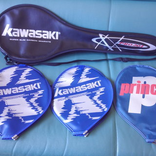 バドミントンラケット★プリンス１本・カワサキ３本 専用カーバー３個 専用ケース１個の画像