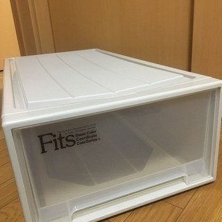 衣装ケースの画像