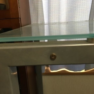 値下げしました！！ガラスデスク