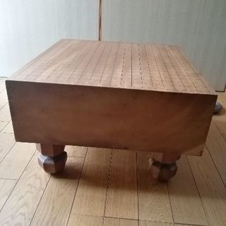 囲碁道具 足　へそ付 囲碁盤 碁石セット　板厚約14.7cm　足付盤　約45.4×約41.9cm　昭和物の画像
