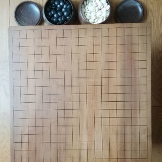 囲碁道具 足　へそ付 囲碁盤 碁石セット　板厚約14.7cm　足付盤　約45.4×約41.9cm　昭和物の画像