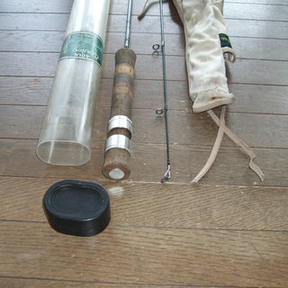 (交渉中)ルアーロッド2本譲ります！掲示金額でルアーもつけます（錆びてるのもありますがm(_ _)m）の画像