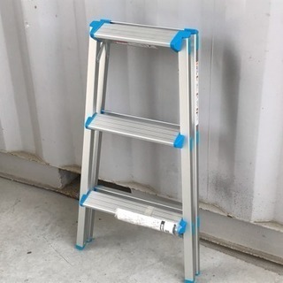 美品！アルミ製脚立◇軽作業用 PFC-79B◇3尺 折りたたみ◇ピカコーポレーションの画像
