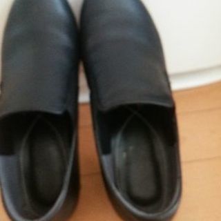 23.5の黒靴3E婦人靴の画像