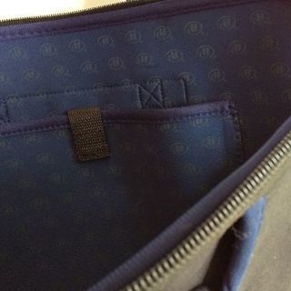 ノートパソコン携帯バックの画像