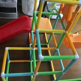 ジャングルジム すべり台 ぶらんこの画像