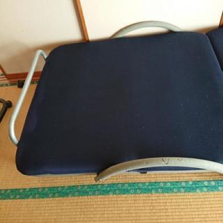 折り畳みベッドの画像