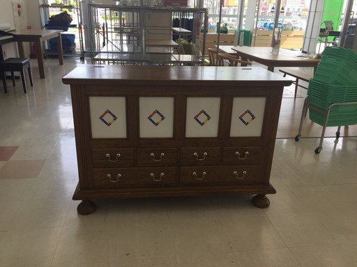 取りに来て頂ける方限定！カントリー調のリビングボードのご紹介です！