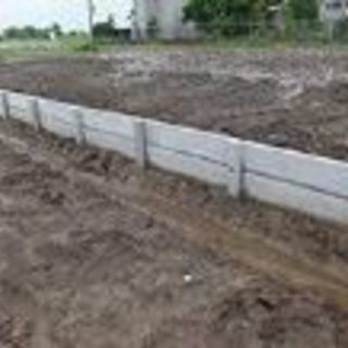 コンクリート板、柵渠板さっきょ板（土止め板）等、地面に敷く