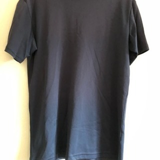 紺のTシャツ