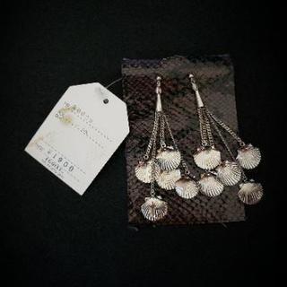 【新品】貝殻モチーフのピアス・ブレスレット　EGOISTの画像