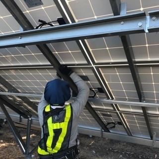☆★ソーラーパネル取り付けのお仕事★☆完全全額日払い、法人様、個人事業主様、末締め後すぐ全額支払い致します！！の画像