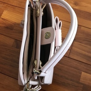 Samantha Vega  バックの画像