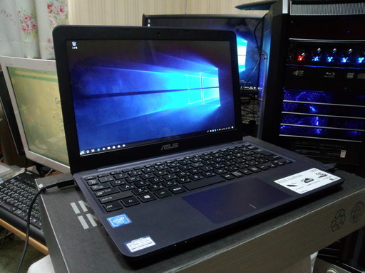 [取引中]ノートパソコン ASUS X205TA Windows10 32Bit