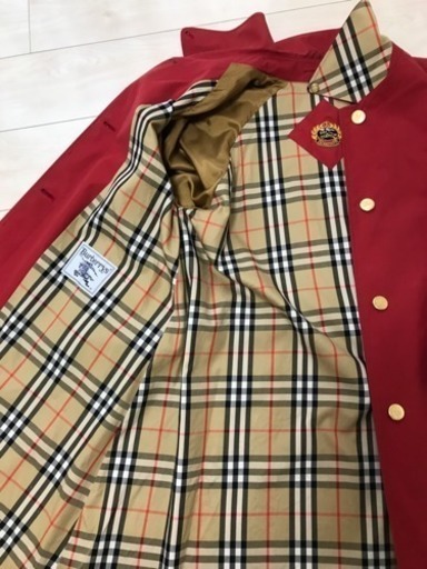 バーバリートレンチコート赤