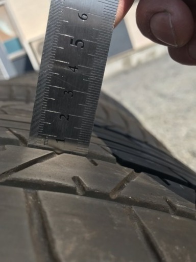 215／55r17   横浜 ブルーアース  中古