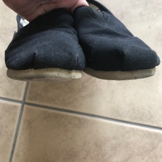 TOMS フラットシューズ サイズ24~25の画像